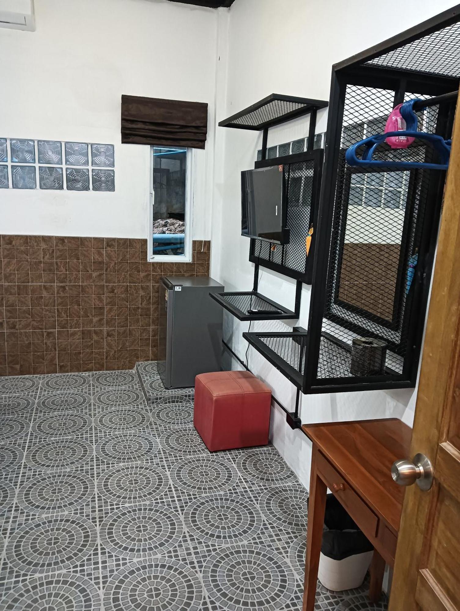 White Jail At Koh Tao Hostel ภายนอก รูปภาพ